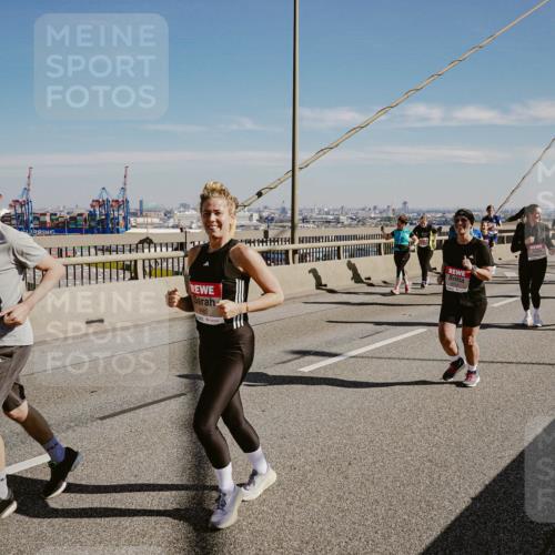 03.10.2025 - Köhlbrandbrückenlauf Michael Burmester http://msf.ph/oto/9038008 03.10.2025 12:30:47 Position 1 217 meine-sportfotos.de