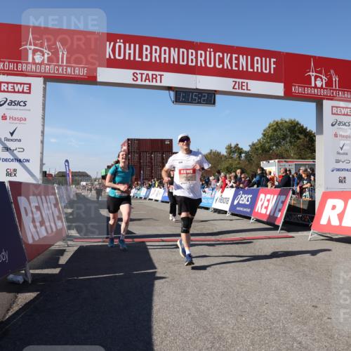 03.10.2025 - Köhlbrandbrückenlauf Lena Gebhardt http://msf.ph/oto/9038021 03.10.2025 13:15:22 Ziel 4031, 4610, 5771, 6535, 6772, 6773, 6790 meine-sportfotos.de