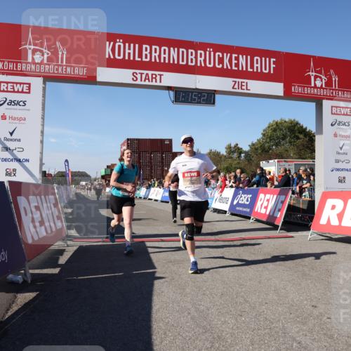 03.10.2025 - Köhlbrandbrückenlauf Lena Gebhardt http://msf.ph/oto/9038030 03.10.2025 13:15:22 Ziel 4031, 4610, 5771, 6535, 6772, 6773, 6790 meine-sportfotos.de