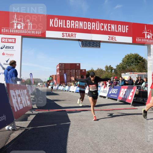 03.10.2025 - Köhlbrandbrückenlauf Lena Gebhardt http://msf.ph/oto/9038044 03.10.2025 12:53:30 Ziel 4029, 4155, 6241, 6656, 6804 meine-sportfotos.de