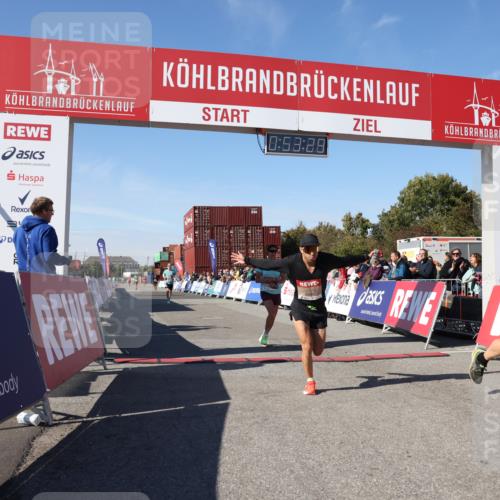 03.10.2025 - Köhlbrandbrückenlauf Lena Gebhardt http://msf.ph/oto/9038049 03.10.2025 12:53:30 Ziel 4029, 4155, 6241, 6656, 6804 meine-sportfotos.de