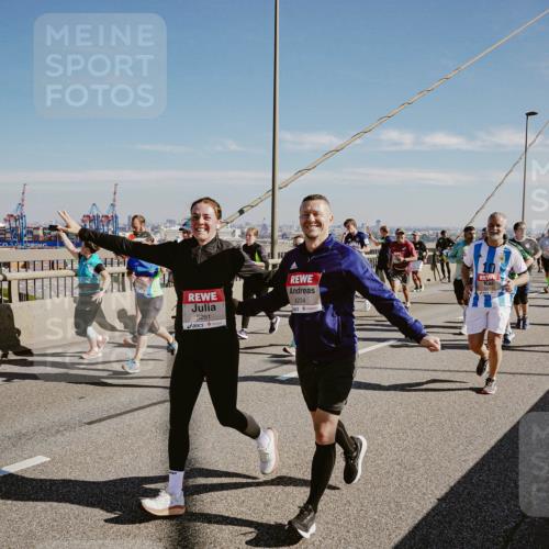 03.10.2025 - Köhlbrandbrückenlauf Michael Burmester http://msf.ph/oto/9038066 03.10.2025 12:30:50 Position 1 5291, 4204 meine-sportfotos.de