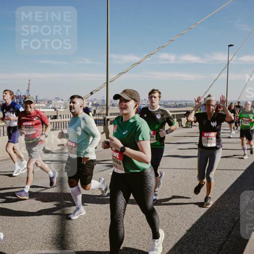 03.10.2025 - Köhlbrandbrückenlauf Michael Burmester http://msf.ph/oto/9038116 03.10.2025 12:30:52 Position 1  meine-sportfotos.de