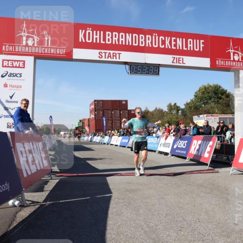 03.10.2025 - Köhlbrandbrückenlauf Lena Gebhardt http://msf.ph/oto/9038128 03.10.2025 12:53:34 Ziel 4029, 4155, 6241, 6656, 6804 meine-sportfotos.de