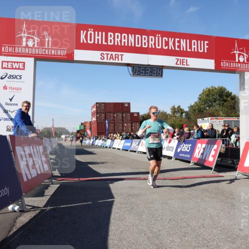 03.10.2025 - Köhlbrandbrückenlauf Lena Gebhardt http://msf.ph/oto/9038133 03.10.2025 12:53:35 Ziel 4029, 4043, 4155, 6241, 6656, 6804 meine-sportfotos.de