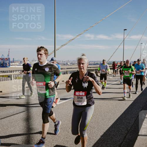 03.10.2025 - Köhlbrandbrückenlauf Michael Burmester http://msf.ph/oto/9038134 03.10.2025 12:30:53 Position 1 5806, 4950 meine-sportfotos.de