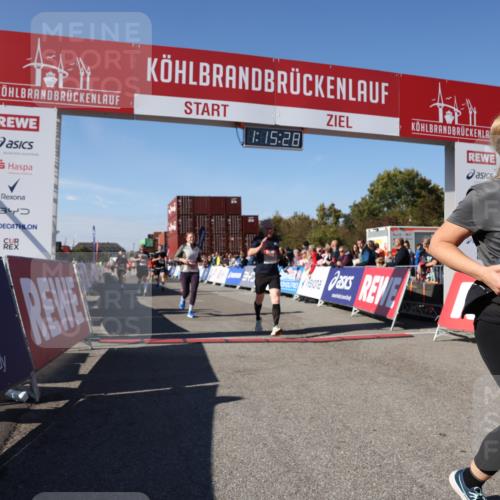 03.10.2025 - Köhlbrandbrückenlauf Lena Gebhardt http://msf.ph/oto/9038135 03.10.2025 13:15:29 Ziel 4031, 4267, 4610, 4797, 4871, 4958, 4962, 5309, 5771, 6019, 6535, 6772, 6790 meine-sportfotos.de