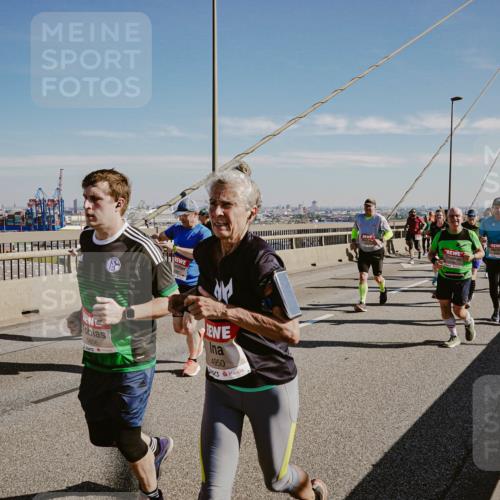 03.10.2025 - Köhlbrandbrückenlauf Michael Burmester http://msf.ph/oto/9038144 03.10.2025 12:30:53 Position 1 5806, 4950 meine-sportfotos.de