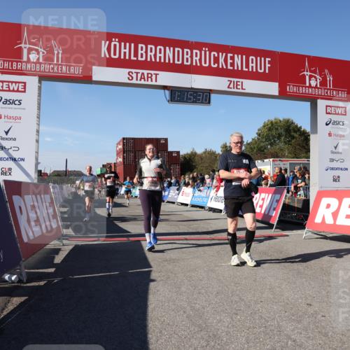 03.10.2025 - Köhlbrandbrückenlauf Lena Gebhardt http://msf.ph/oto/9038160 03.10.2025 13:15:30 Ziel 4031, 4267, 4577, 4610, 4704, 4797, 4871, 4958, 4962, 5309, 5771, 6019, 6535, 6772, 6790 meine-sportfotos.de