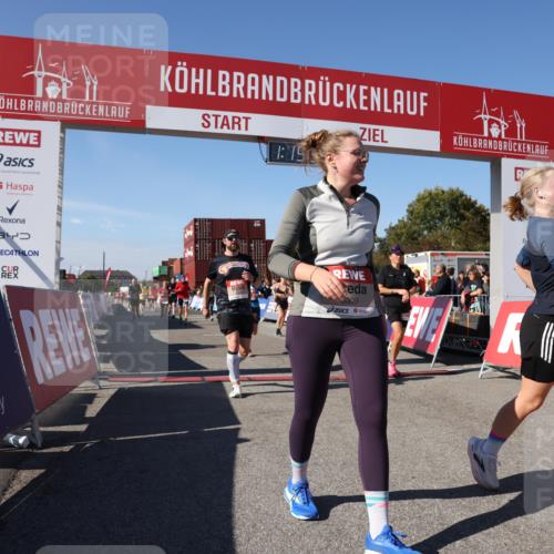 03.10.2025 - Köhlbrandbrückenlauf Lena Gebhardt http://msf.ph/oto/9038173 03.10.2025 13:15:33 Ziel 4031, 4267, 4399, 4421, 4577, 4678, 4704, 4797, 4803, 4871, 4958, 4962, 5309, 6019, 6535, 6772 meine-sportfotos.de