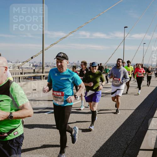 03.10.2025 - Köhlbrandbrückenlauf Michael Burmester http://msf.ph/oto/9038174 03.10.2025 12:30:55 Position 1 5708, 6485 meine-sportfotos.de
