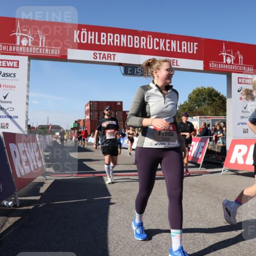 03.10.2025 - Köhlbrandbrückenlauf Lena Gebhardt http://msf.ph/oto/9038178 03.10.2025 13:15:33 Ziel 4031, 4267, 4399, 4421, 4577, 4678, 4704, 4797, 4803, 4871, 4958, 4962, 5309, 6019, 6535, 6772 meine-sportfotos.de