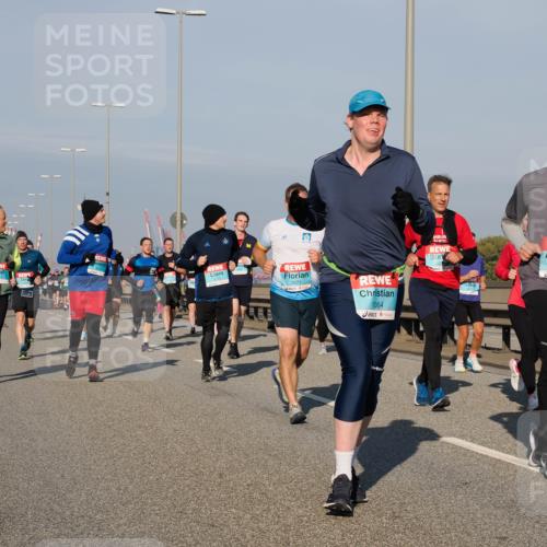 03.10.2025 - Köhlbrandbrückenlauf Fabian Wolf http://msf.ph/oto/9038191 03.10.2025 09:52:37 Position 3 3071, 1364, 1172 meine-sportfotos.de