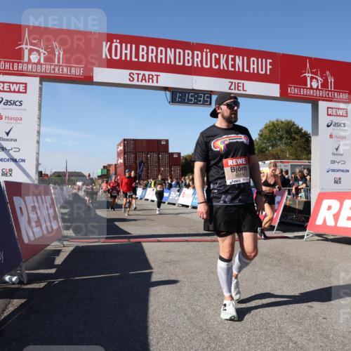 03.10.2025 - Köhlbrandbrückenlauf Lena Gebhardt http://msf.ph/oto/9038201 03.10.2025 13:15:35 Ziel 4031, 4210, 4267, 4399, 4421, 4577, 4678, 4704, 4797, 4803, 4871, 4958, 4962, 5309, 5768, 5942, 6019, 6535, 6772 meine-sportfotos.de