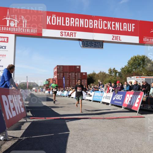 03.10.2025 - Köhlbrandbrückenlauf Lena Gebhardt http://msf.ph/oto/9038208 03.10.2025 12:53:41 Ziel 4043, 4155, 6085, 6624 meine-sportfotos.de