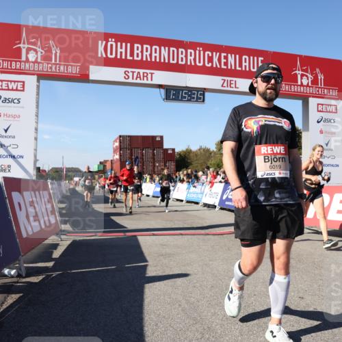 03.10.2025 - Köhlbrandbrückenlauf Lena Gebhardt http://msf.ph/oto/9038216 03.10.2025 13:15:36 Ziel 4031, 4210, 4267, 4399, 4421, 4577, 4604, 4678, 4704, 4797, 4803, 4871, 4958, 4962, 5309, 5768, 5942, 6019, 6535, 6772 meine-sportfotos.de