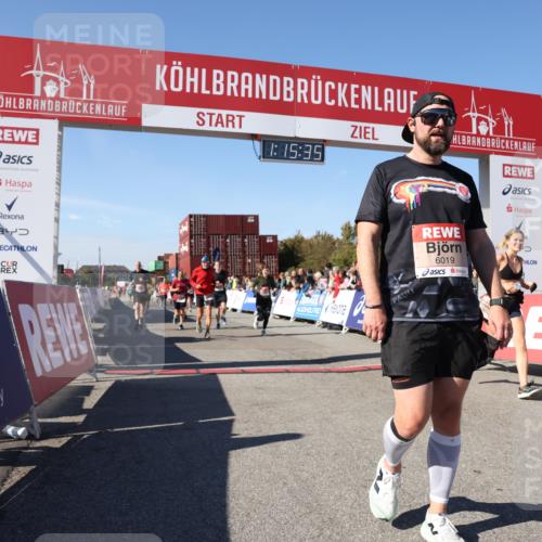 03.10.2025 - Köhlbrandbrückenlauf Lena Gebhardt http://msf.ph/oto/9038221 03.10.2025 13:15:36 Ziel 4031, 4210, 4267, 4399, 4421, 4577, 4604, 4678, 4704, 4797, 4803, 4871, 4958, 4962, 5309, 5768, 5942, 6019, 6535, 6772 meine-sportfotos.de