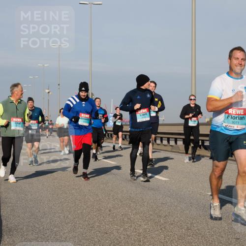 03.10.2025 - Köhlbrandbrückenlauf Fabian Wolf http://msf.ph/oto/9038233 03.10.2025 09:52:39 Position 3 3119, 3121, 3120, 3071 meine-sportfotos.de