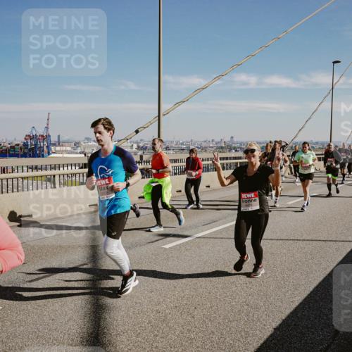 03.10.2025 - Köhlbrandbrückenlauf Michael Burmester http://msf.ph/oto/9038247 03.10.2025 12:31:00 Position 1 5173, 6474 meine-sportfotos.de