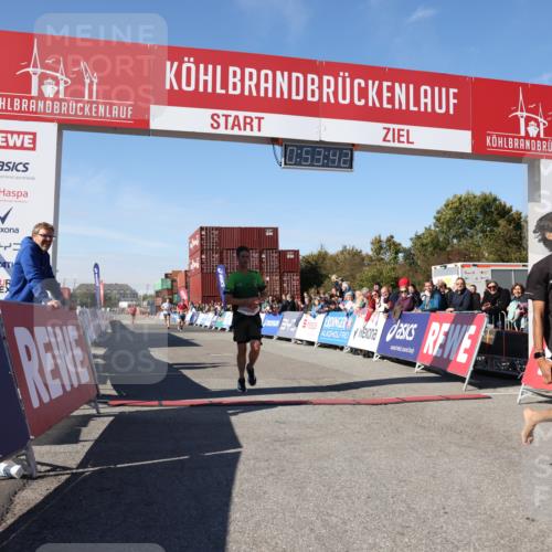 03.10.2025 - Köhlbrandbrückenlauf Lena Gebhardt http://msf.ph/oto/9038255 03.10.2025 12:53:43 Ziel 4043, 4155, 6085, 6422, 6624 meine-sportfotos.de
