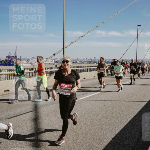 03.10.2025 - Köhlbrandbrückenlauf Michael Burmester http://msf.ph/oto/9038260 03.10.2025 12:31:00 Position 1 6474 meine-sportfotos.de