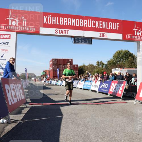 03.10.2025 - Köhlbrandbrückenlauf Lena Gebhardt http://msf.ph/oto/9038262 03.10.2025 12:53:43 Ziel 4043, 4155, 6085, 6422, 6624 meine-sportfotos.de