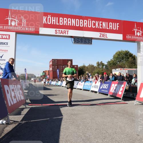 03.10.2025 - Köhlbrandbrückenlauf Lena Gebhardt http://msf.ph/oto/9038272 03.10.2025 12:53:43 Ziel 4043, 4155, 6085, 6422, 6624 meine-sportfotos.de