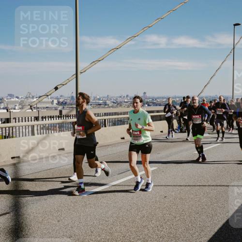 03.10.2025 - Köhlbrandbrückenlauf Michael Burmester http://msf.ph/oto/9038273 03.10.2025 12:31:01 Position 1 6589 meine-sportfotos.de