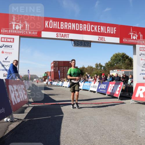 03.10.2025 - Köhlbrandbrückenlauf Lena Gebhardt http://msf.ph/oto/9038276 03.10.2025 12:53:43 Ziel 4043, 4155, 6085, 6422, 6624 meine-sportfotos.de