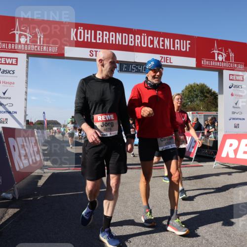 03.10.2025 - Köhlbrandbrückenlauf Lena Gebhardt http://msf.ph/oto/9038286 03.10.2025 13:15:41 Ziel 4210, 4399, 4421, 4577, 4604, 4678, 4704, 4797, 4803, 4871, 4885, 4958, 5768, 5800, 5801, 5942, 6019, 6112 meine-sportfotos.de