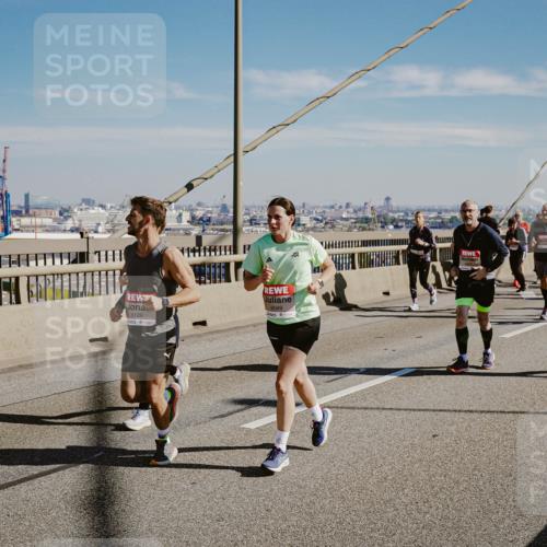 03.10.2025 - Köhlbrandbrückenlauf Michael Burmester http://msf.ph/oto/9038287 03.10.2025 12:31:02 Position 1 6129, 6589 meine-sportfotos.de
