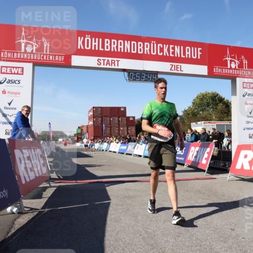 03.10.2025 - Köhlbrandbrückenlauf Lena Gebhardt http://msf.ph/oto/9038293 03.10.2025 12:53:44 Ziel 4043, 6085, 6422, 6624 meine-sportfotos.de