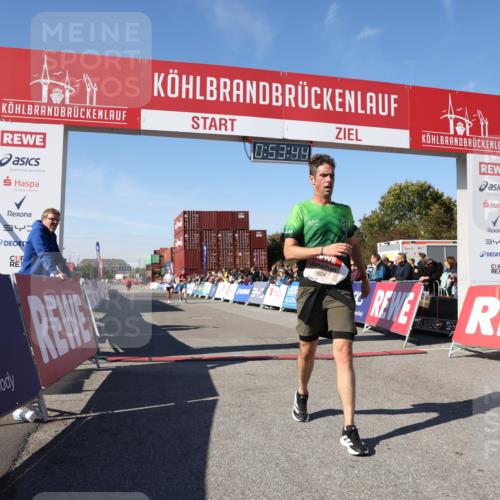 03.10.2025 - Köhlbrandbrückenlauf Lena Gebhardt http://msf.ph/oto/9038298 03.10.2025 12:53:44 Ziel 4043, 6085, 6422, 6624 meine-sportfotos.de