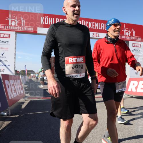 03.10.2025 - Köhlbrandbrückenlauf Lena Gebhardt http://msf.ph/oto/9038299 03.10.2025 13:15:41 Ziel 4210, 4399, 4421, 4577, 4604, 4678, 4704, 4797, 4803, 4871, 4885, 4958, 5768, 5800, 5801, 5942, 6019, 6112 meine-sportfotos.de