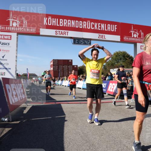 03.10.2025 - Köhlbrandbrückenlauf Lena Gebhardt http://msf.ph/oto/9038310 03.10.2025 13:15:42 Ziel 4210, 4399, 4421, 4577, 4604, 4678, 4704, 4797, 4803, 4871, 4885, 4958, 5768, 5800, 5801, 5942, 6112, 6536 meine-sportfotos.de