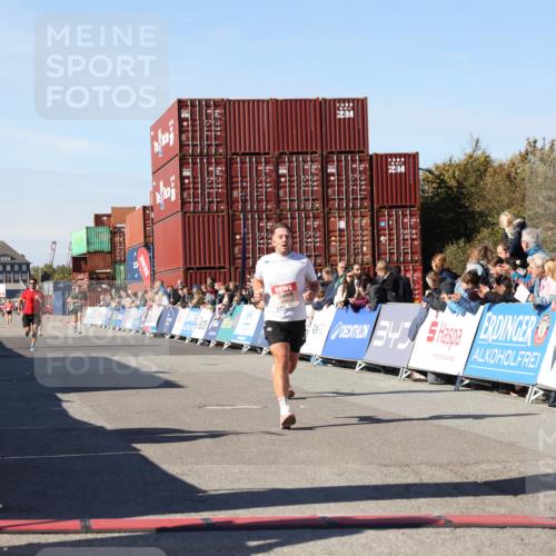 03.10.2025 - Köhlbrandbrückenlauf Lena Gebhardt http://msf.ph/oto/9038318 03.10.2025 12:53:47 Ziel 4043, 4088, 6085, 6422, 6624 meine-sportfotos.de