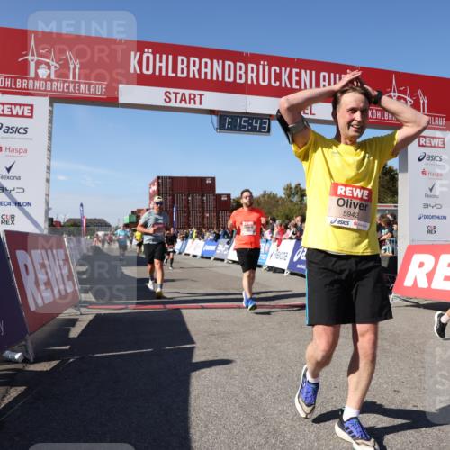 03.10.2025 - Köhlbrandbrückenlauf Lena Gebhardt http://msf.ph/oto/9038323 03.10.2025 13:15:43 Ziel 4210, 4399, 4421, 4577, 4604, 4678, 4704, 4797, 4803, 4871, 4885, 5768, 5800, 5801, 5942, 6112, 6536 meine-sportfotos.de