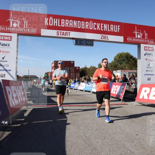 03.10.2025 - Köhlbrandbrückenlauf Lena Gebhardt http://msf.ph/oto/9038328 03.10.2025 13:15:44 Ziel 4210, 4399, 4421, 4577, 4604, 4678, 4704, 4797, 4803, 4885, 5768, 5800, 5801, 5942, 6112, 6445, 6536 meine-sportfotos.de