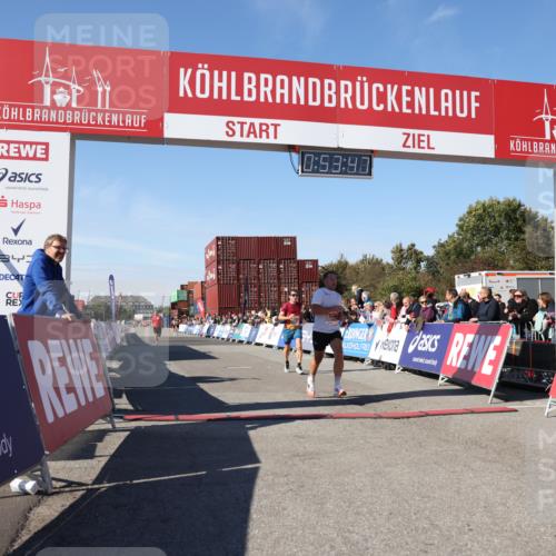 03.10.2025 - Köhlbrandbrückenlauf Lena Gebhardt http://msf.ph/oto/9038336 03.10.2025 12:53:48 Ziel 4043, 4088, 6085, 6422, 6624 meine-sportfotos.de