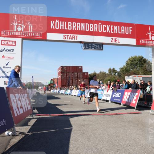 03.10.2025 - Köhlbrandbrückenlauf Lena Gebhardt http://msf.ph/oto/9038345 03.10.2025 12:53:48 Ziel 4043, 4088, 6085, 6422, 6624 meine-sportfotos.de