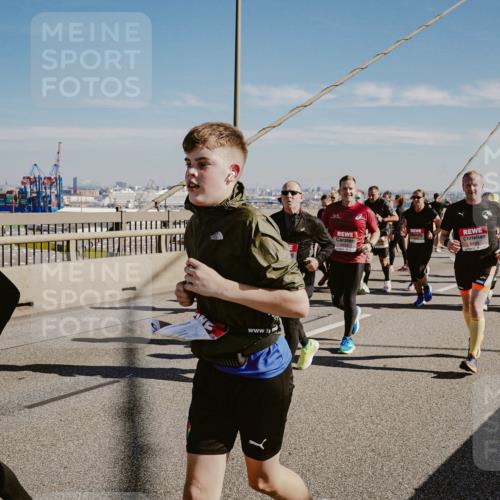 03.10.2025 - Köhlbrandbrückenlauf Michael Burmester http://msf.ph/oto/9038364 03.10.2025 12:31:06 Position 1 153, 2, 6435 meine-sportfotos.de