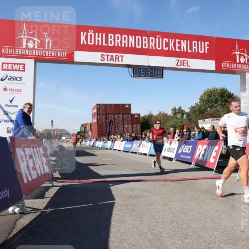 03.10.2025 - Köhlbrandbrückenlauf Lena Gebhardt http://msf.ph/oto/9038376 03.10.2025 12:53:49 Ziel 4043, 4088, 6085, 6422, 6624 meine-sportfotos.de