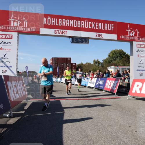 03.10.2025 - Köhlbrandbrückenlauf Lena Gebhardt http://msf.ph/oto/9038395 03.10.2025 13:15:51 Ziel 4210, 4374, 4604, 4677, 4833, 4885, 5768, 5800, 5801, 5879, 6112, 6301, 6445, 6507, 6536 meine-sportfotos.de