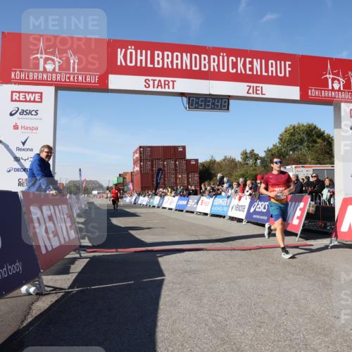 03.10.2025 - Köhlbrandbrückenlauf Lena Gebhardt http://msf.ph/oto/9038396 03.10.2025 12:53:50 Ziel 4043, 4088, 6085, 6422, 6624 meine-sportfotos.de