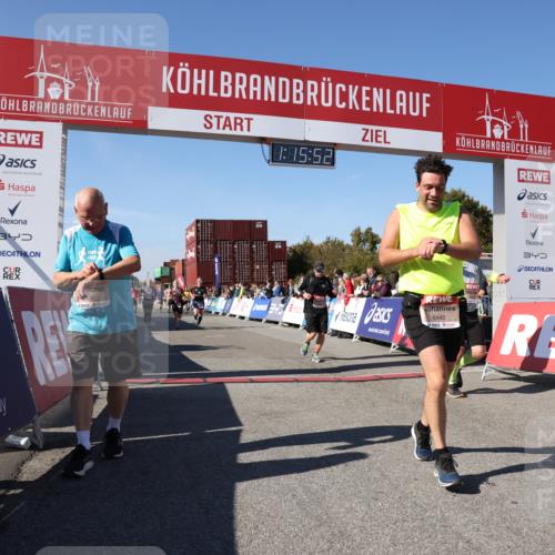 03.10.2025 - Köhlbrandbrückenlauf Lena Gebhardt http://msf.ph/oto/9038426 03.10.2025 13:15:53 Ziel 4374, 4548, 4677, 4805, 4833, 4885, 5022, 5023, 5800, 5801, 5867, 5868, 5879, 6112, 6271, 6301, 6445, 6507, 6536 meine-sportfotos.de