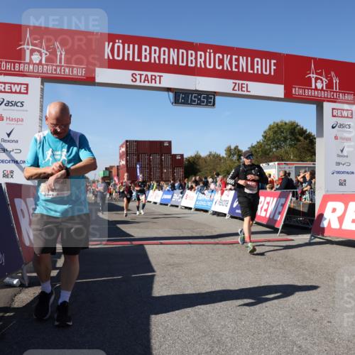 03.10.2025 - Köhlbrandbrückenlauf Lena Gebhardt http://msf.ph/oto/9038434 03.10.2025 13:15:54 Ziel 4374, 4548, 4677, 4805, 4833, 4885, 5022, 5023, 5217, 5800, 5801, 5867, 5868, 5879, 6270, 6271, 6301, 6445, 6507, 6536 meine-sportfotos.de