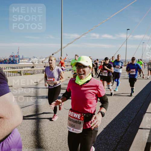 03.10.2025 - Köhlbrandbrückenlauf Michael Burmester http://msf.ph/oto/9038446 03.10.2025 12:31:11 Position 1 5004 meine-sportfotos.de