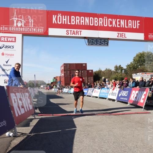 03.10.2025 - Köhlbrandbrückenlauf Lena Gebhardt http://msf.ph/oto/9038450 03.10.2025 12:53:53 Ziel 4088, 6002, 6085, 6422, 6817 meine-sportfotos.de