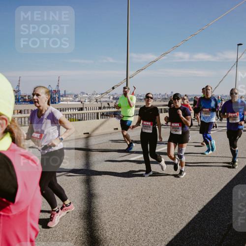 03.10.2025 - Köhlbrandbrückenlauf Michael Burmester http://msf.ph/oto/9038452 03.10.2025 12:31:11 Position 1  meine-sportfotos.de
