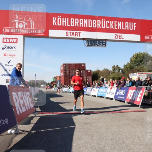 03.10.2025 - Köhlbrandbrückenlauf Lena Gebhardt http://msf.ph/oto/9038456 03.10.2025 12:53:53 Ziel 4088, 6002, 6085, 6422, 6817 meine-sportfotos.de